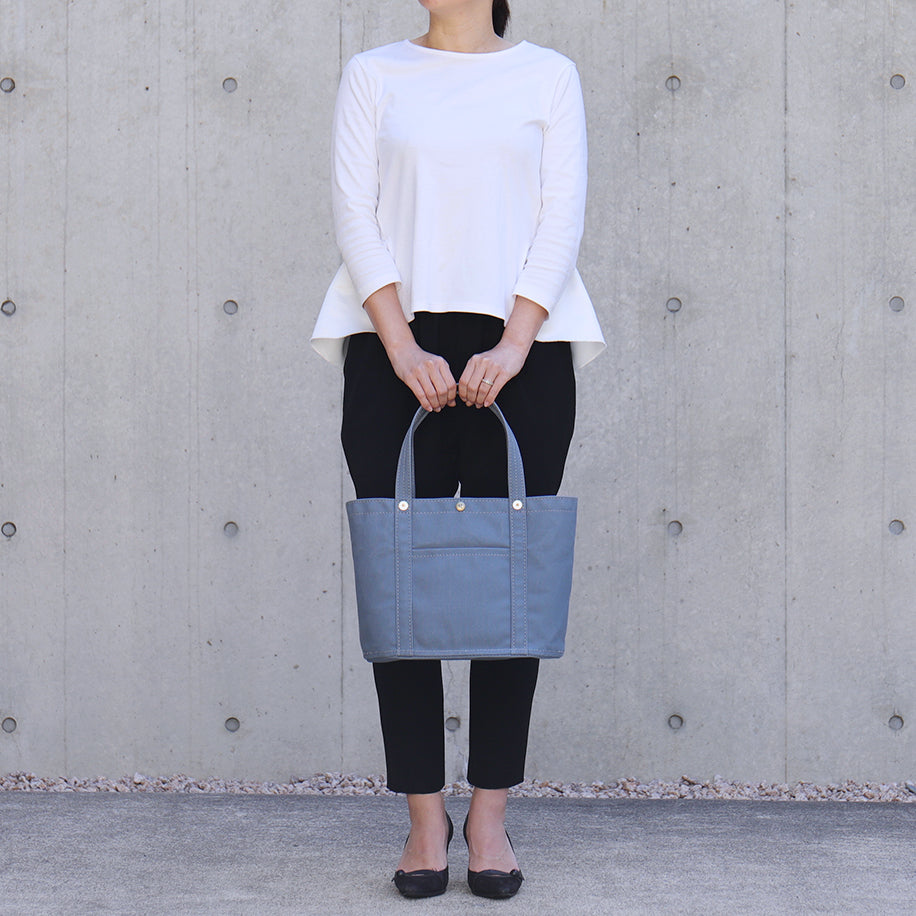 Blue-gray / model: 160 cm