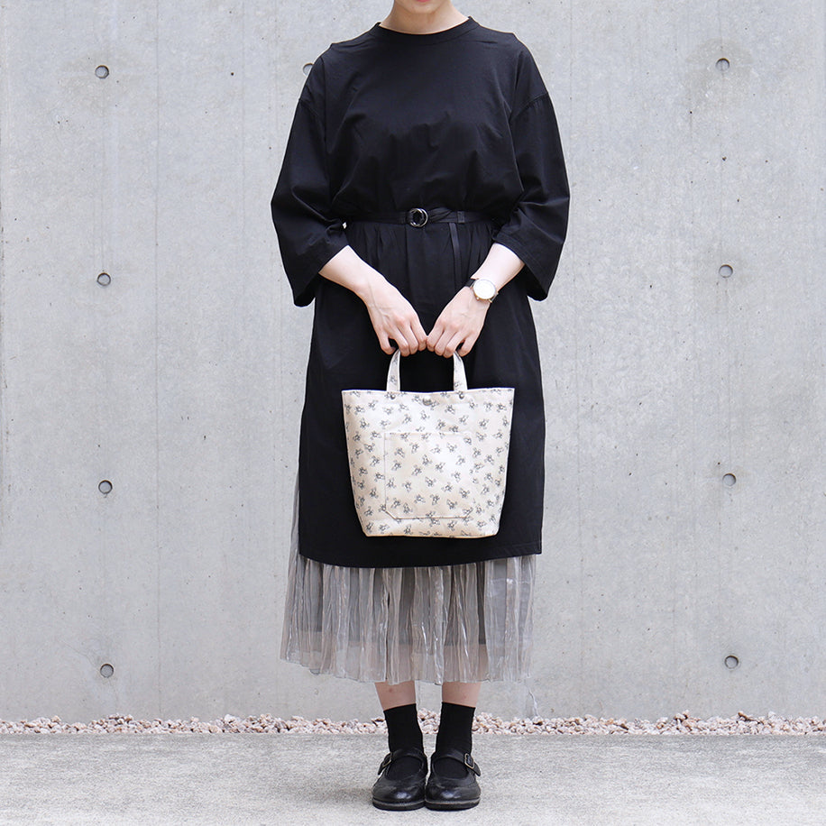monogram / Off-white / model: 165 cm